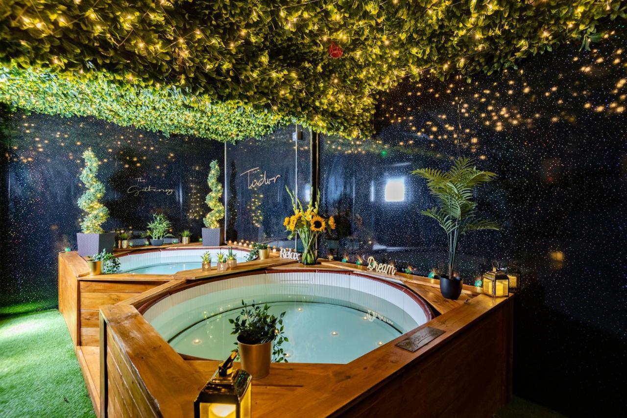The Tudor Gathering - Events Groups - Up To 30 - Hot Tub Apartamento Chester